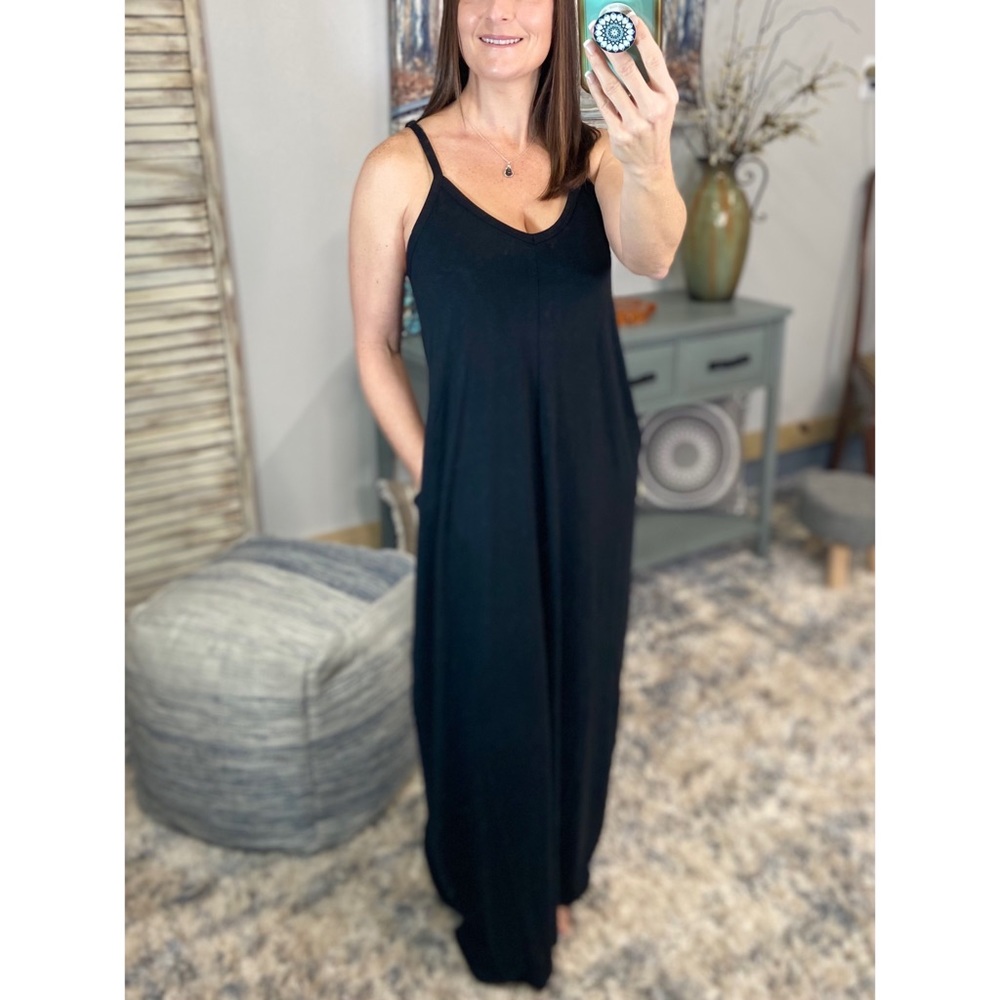 ❤️‍🔥RESTOCKED V-Neck Pocket Spaghetti Maxi Dress Black 1022 - Picture 2 of 12
